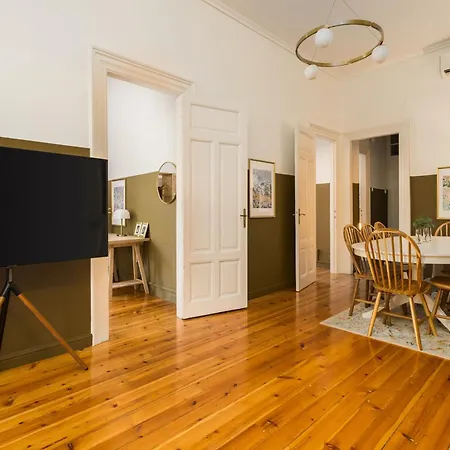 Irene By Halu! Spacious 4bd Neoclassical Apartamento *